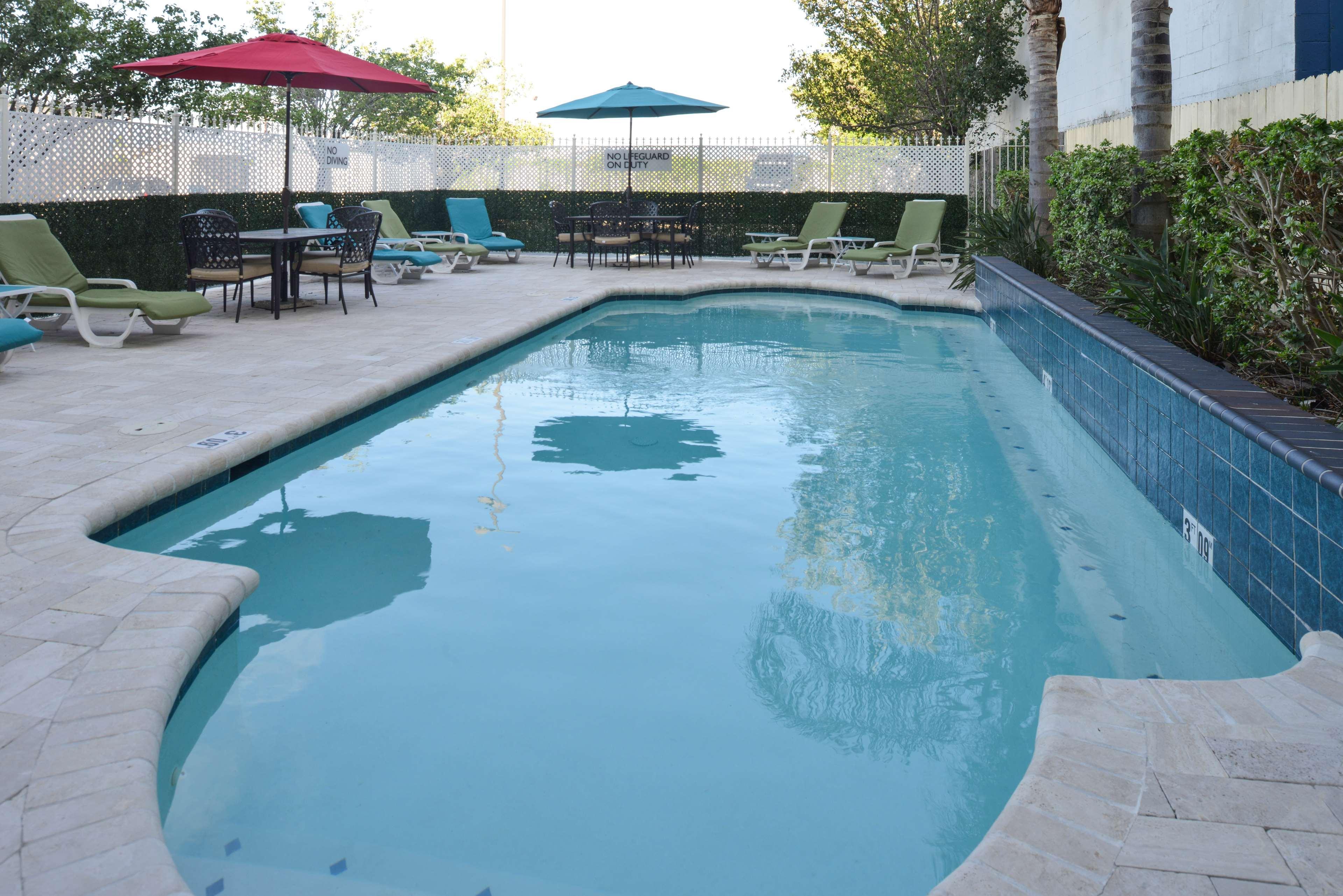 Comfort Inn & Suites New Orleans Airport North Кеннер Экстерьер фото