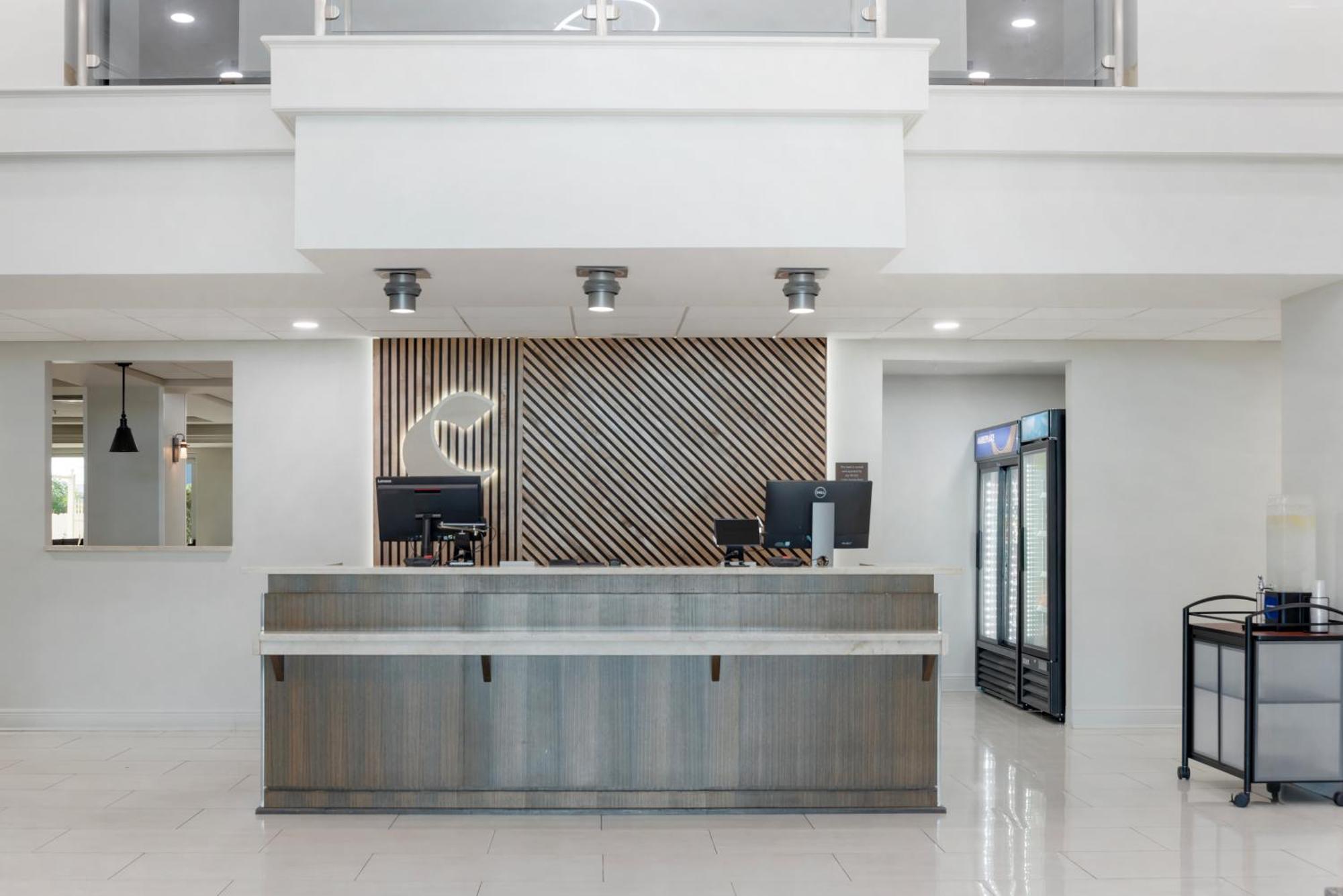 Comfort Inn & Suites New Orleans Airport North Кеннер Экстерьер фото
