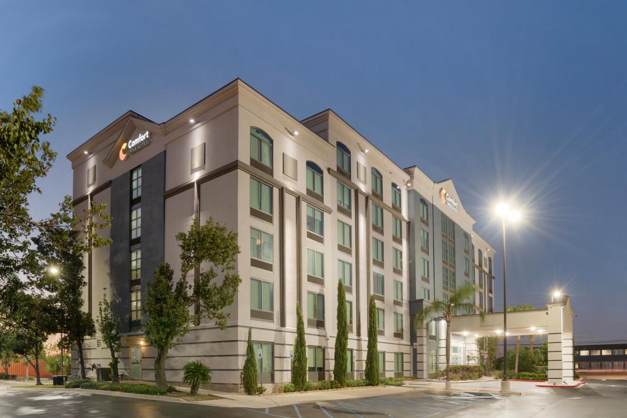 Comfort Inn & Suites New Orleans Airport North Кеннер Экстерьер фото