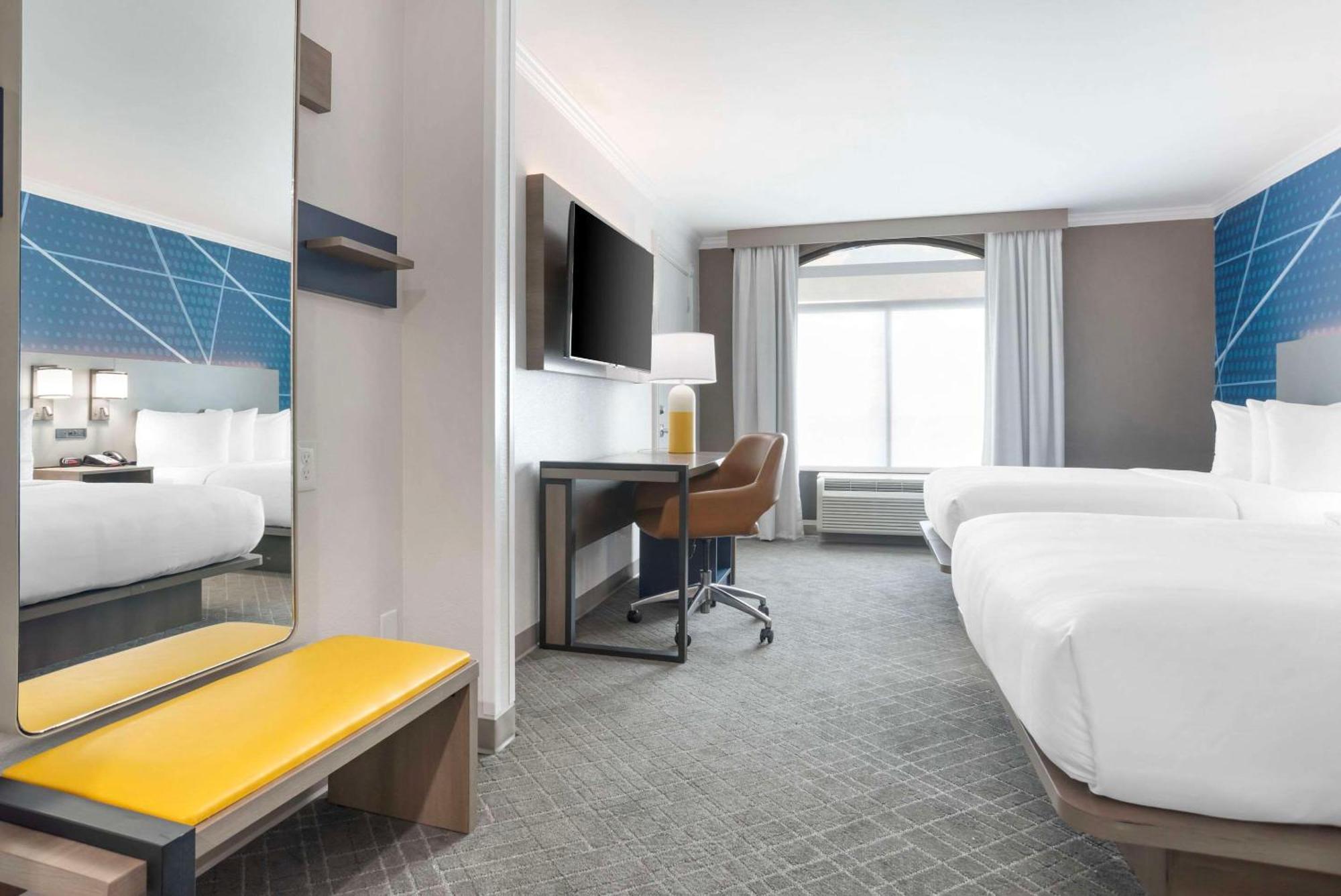 Comfort Inn & Suites New Orleans Airport North Кеннер Экстерьер фото